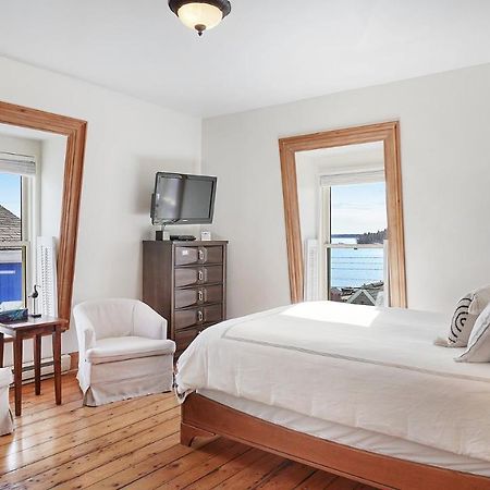 Sail Inn B&B Lunenburg Extérieur photo