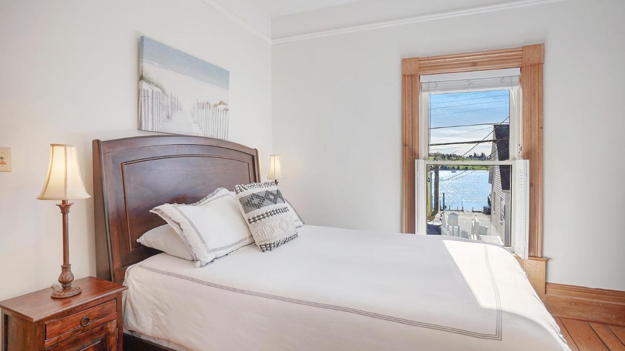 Sail Inn B&B Lunenburg Extérieur photo
