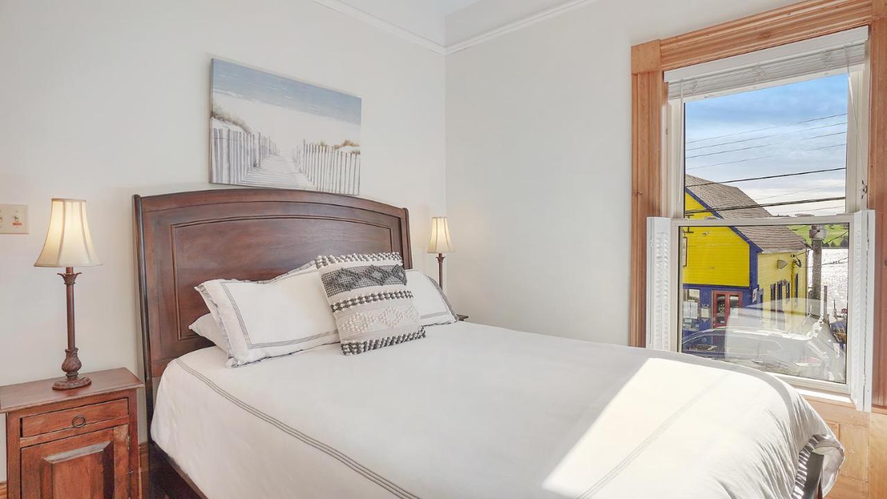 Sail Inn B&B Lunenburg Extérieur photo