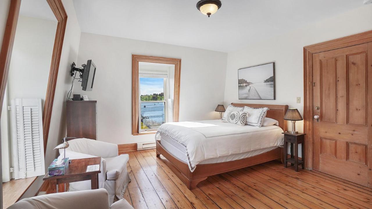 Sail Inn B&B Lunenburg Extérieur photo