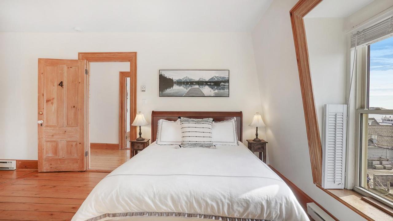 Sail Inn B&B Lunenburg Extérieur photo