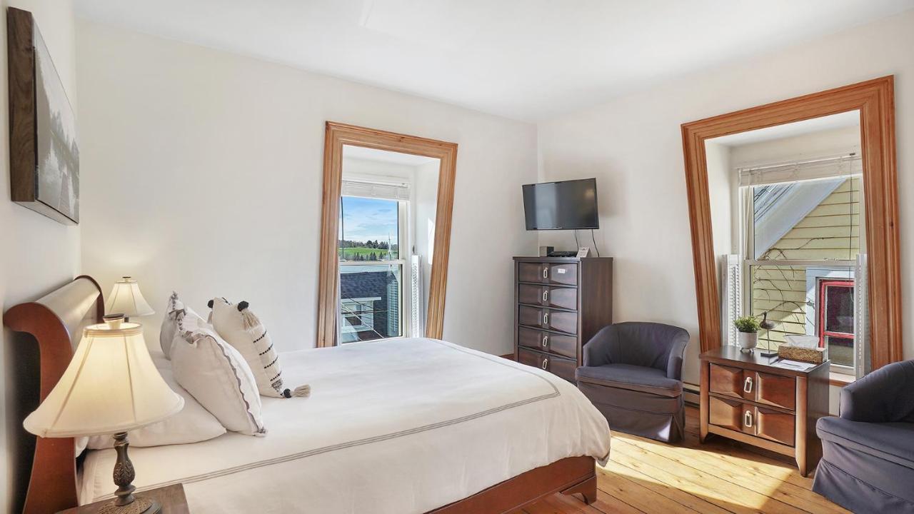 Sail Inn B&B Lunenburg Extérieur photo