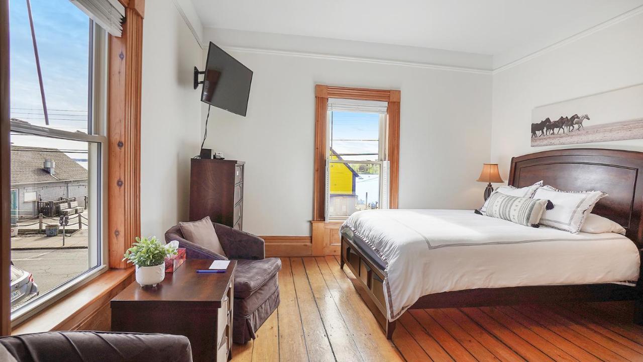 Sail Inn B&B Lunenburg Extérieur photo