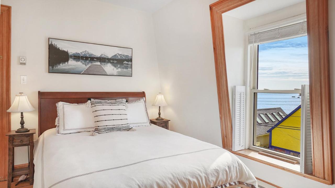 Sail Inn B&B Lunenburg Extérieur photo