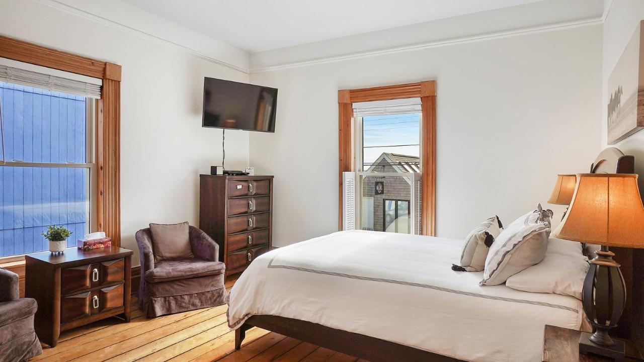 Sail Inn B&B Lunenburg Extérieur photo