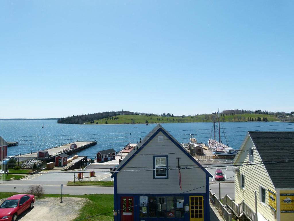 Sail Inn B&B Lunenburg Extérieur photo