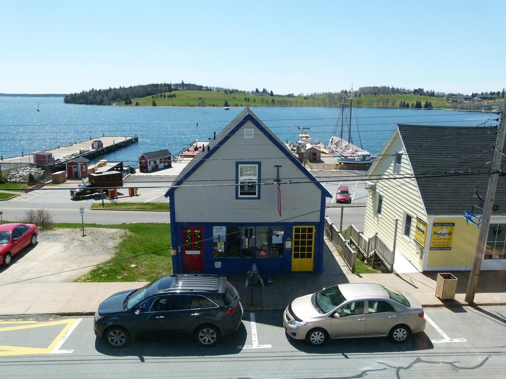 Sail Inn B&B Lunenburg Extérieur photo